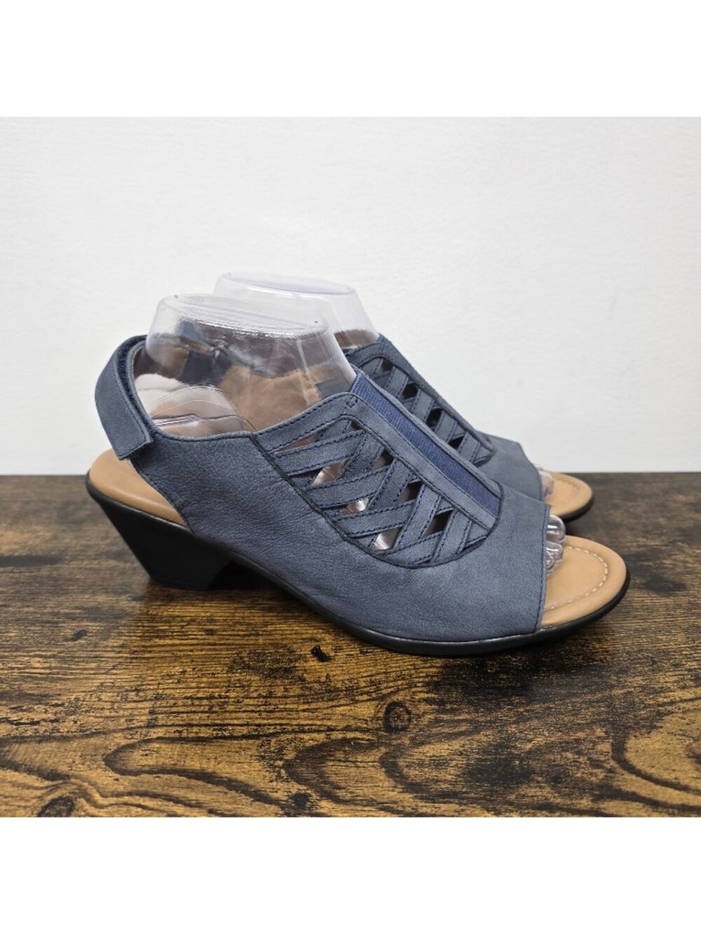 Comfortiva Faye Slingback Sandals Womens Size US 9 Blue Leather Comfort Casual